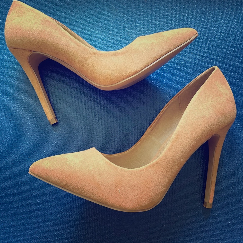 Heels - Picture 1 of 2
